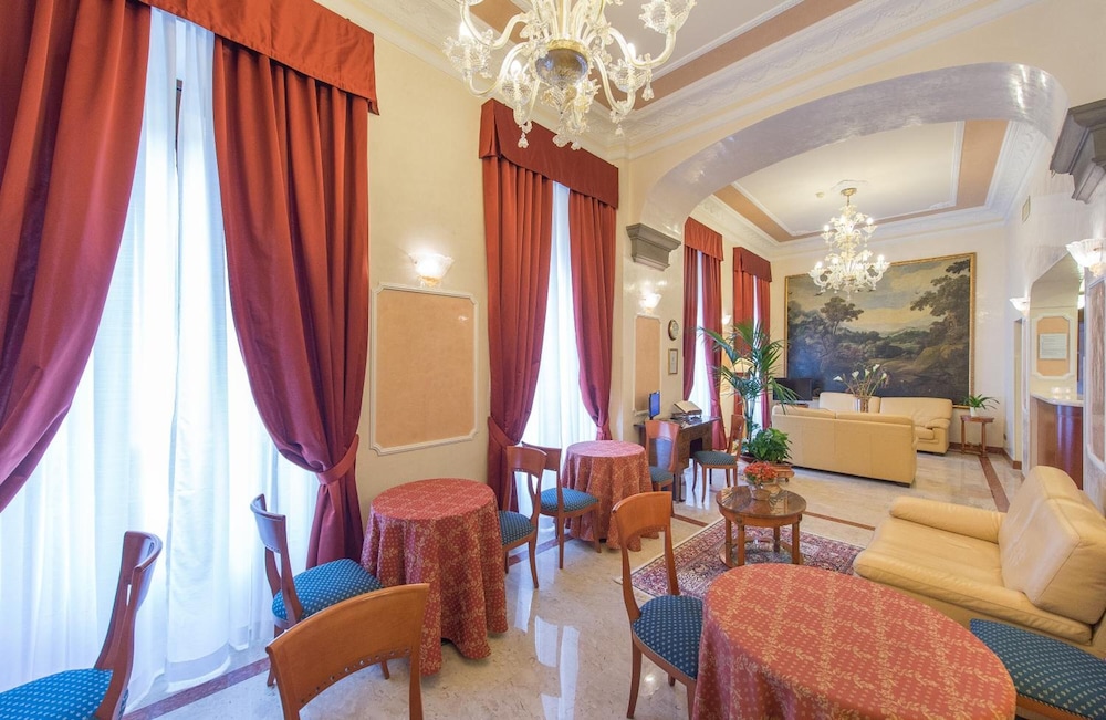 Strozzi Palace Hotel 35/42