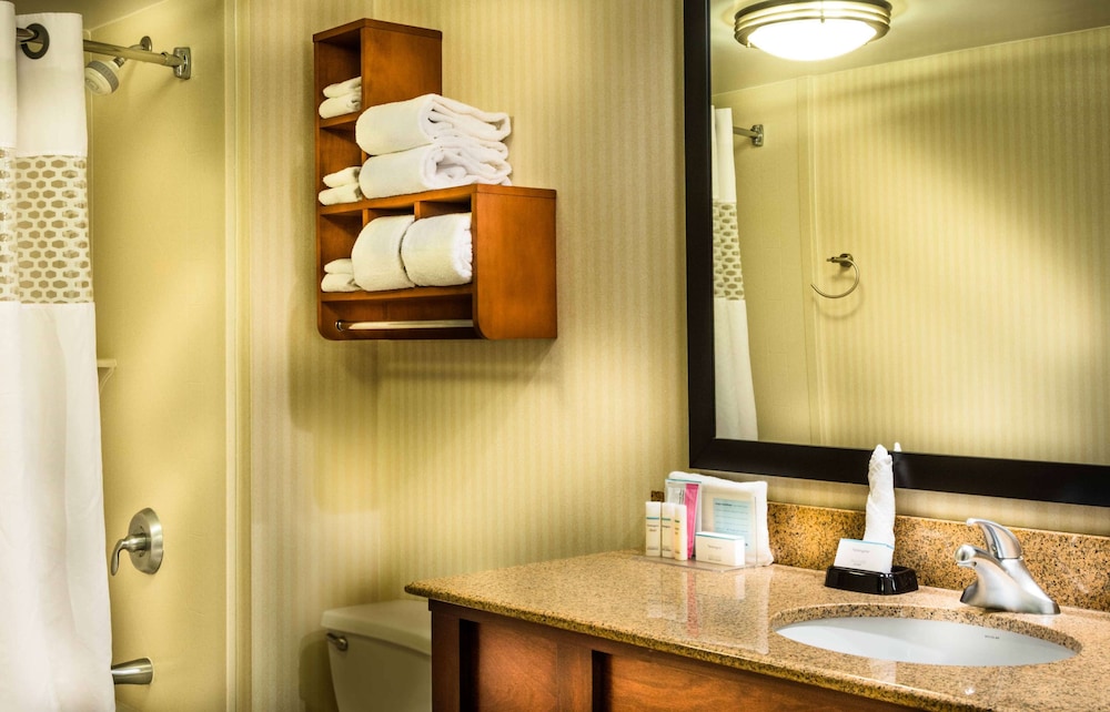 Hampton Inn Washington, PA 20/57