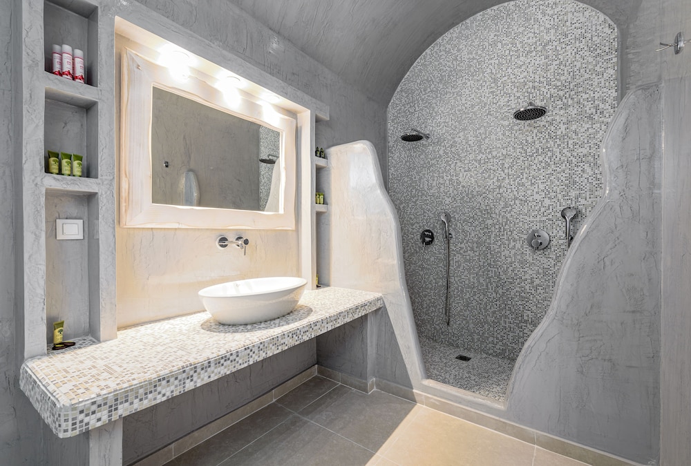 Anatoli Hotel and Spa 68/70