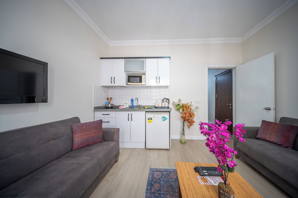 Feyza Apartments 32/50