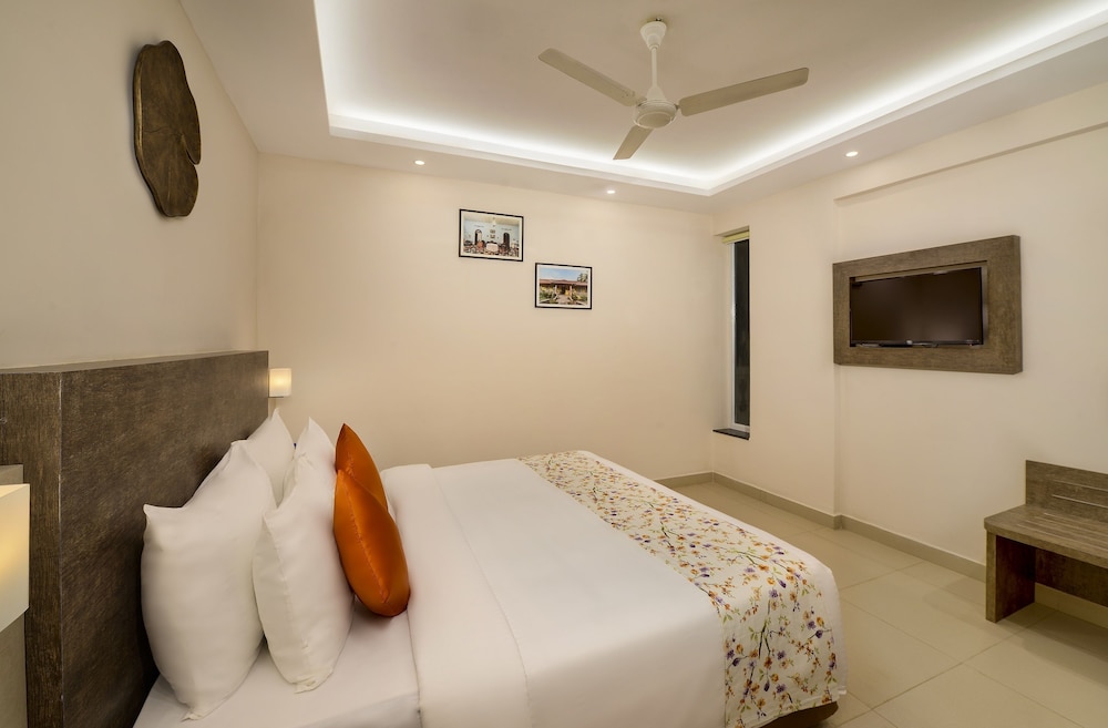 PRIVILEGE, SUITE, BALCONY