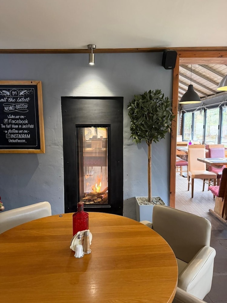 Half Moon Jackfield 33/46
