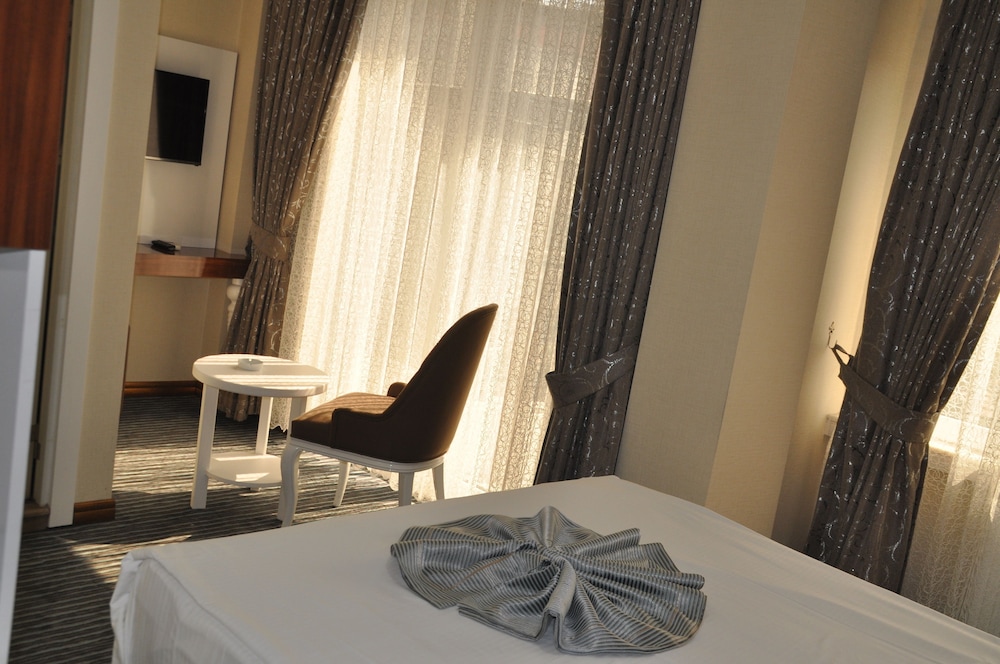 Grand Sera Hotel 31/50