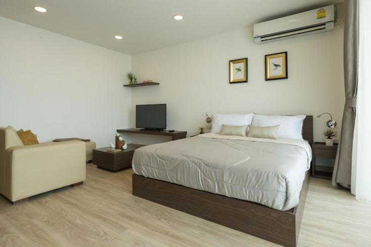 DELUXE, STUDIO, QUEEN BED