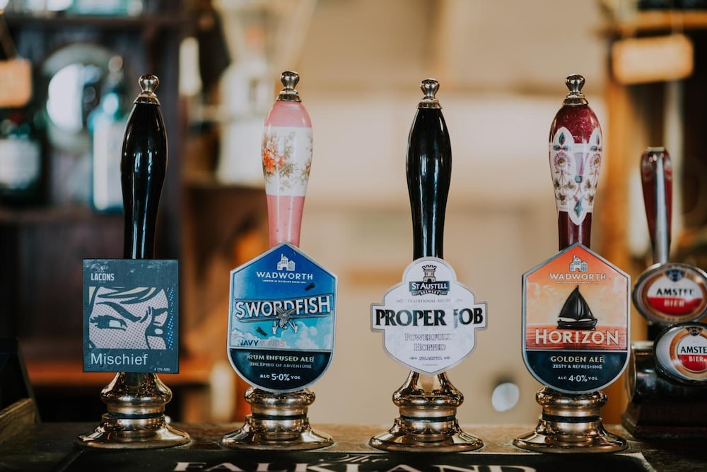 The Falkland Arms 19/50