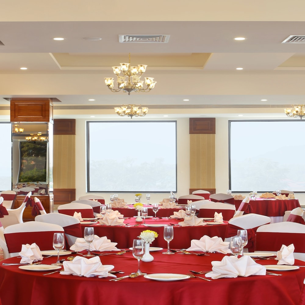 Rs Sarovar Portico 42/59