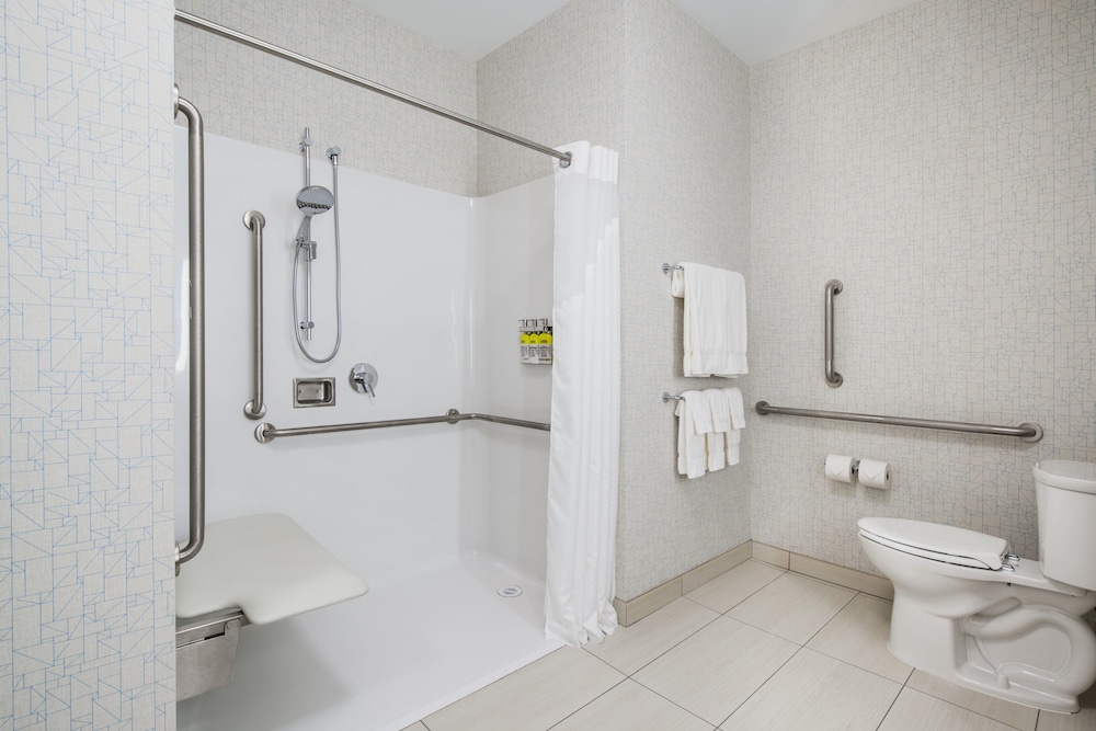 Holiday Inn Express And Suites Kelowna East 18/68