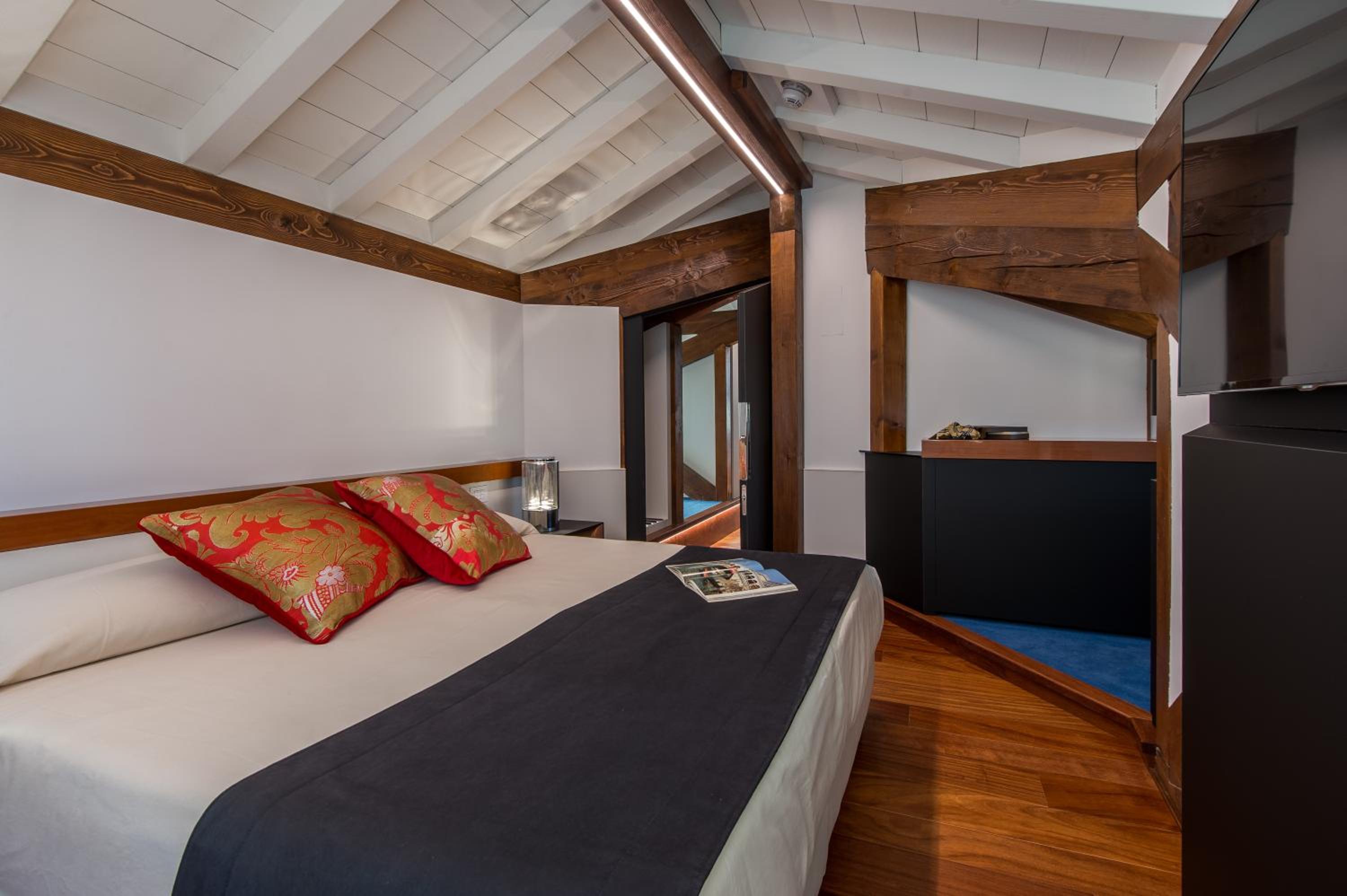 1 Bedroom, Luxury, Apartment, with View