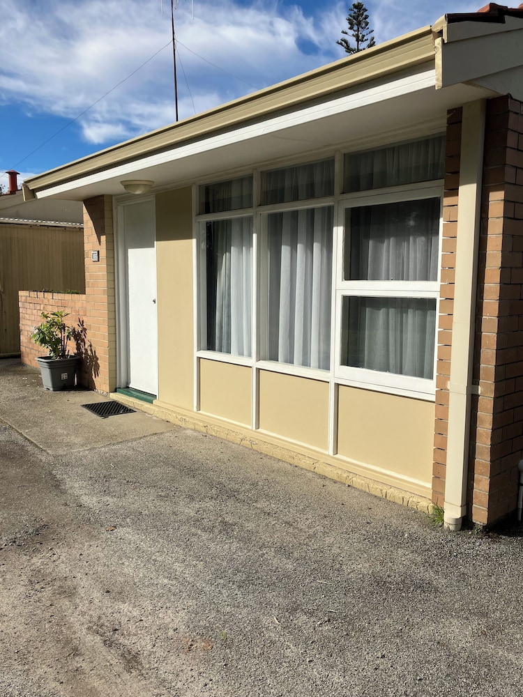 Emu Point Motel 55/70