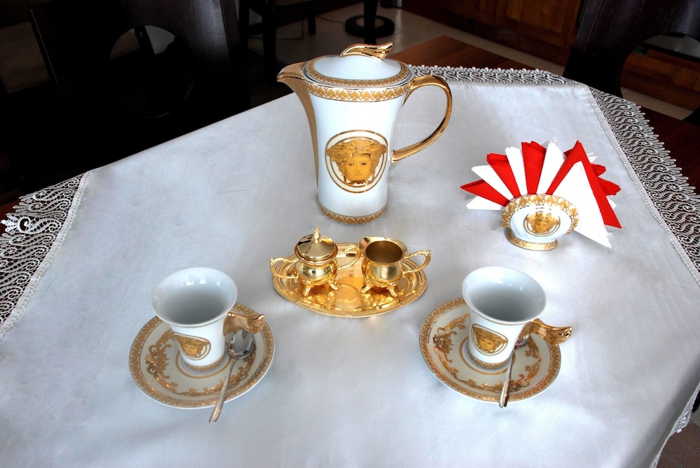 Hotel Elegant Lux 76/90