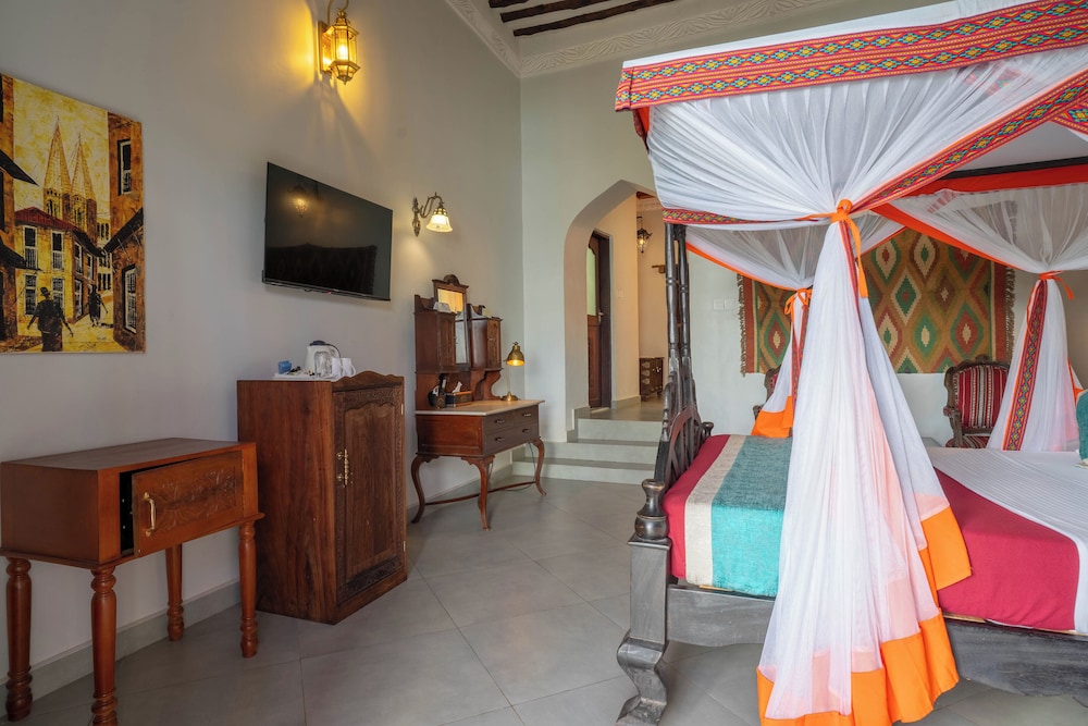 EXECUTIVE, SUITE, SEA VIEW