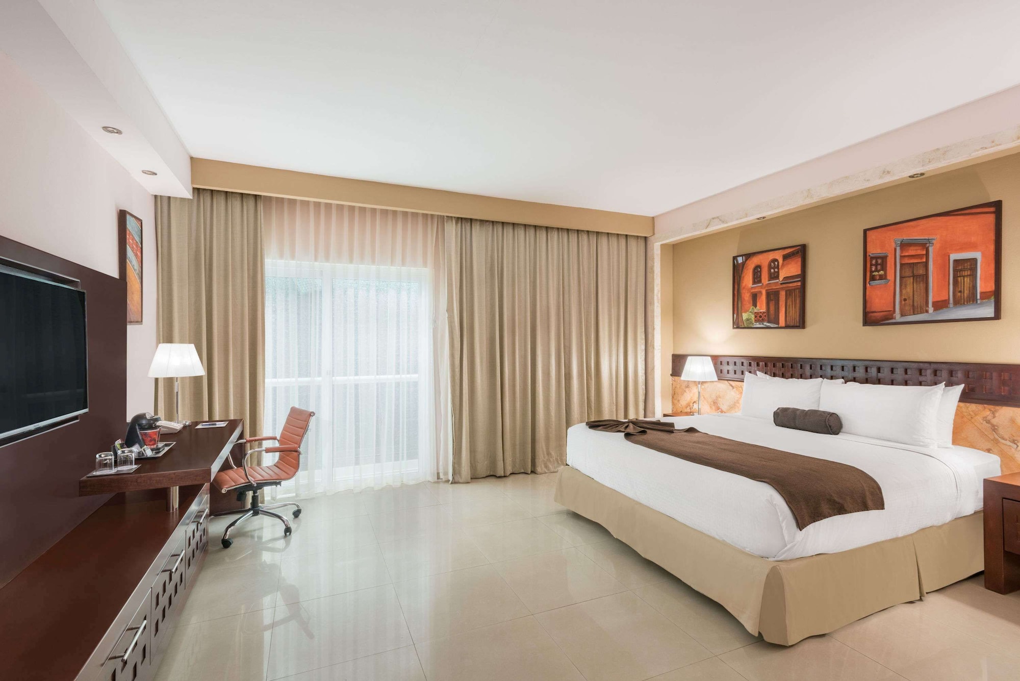 DELUXE, KING BED, ACCESSIBLE