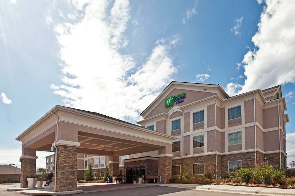 Holiday Inn Express Hotel and Suites Ada 4/57