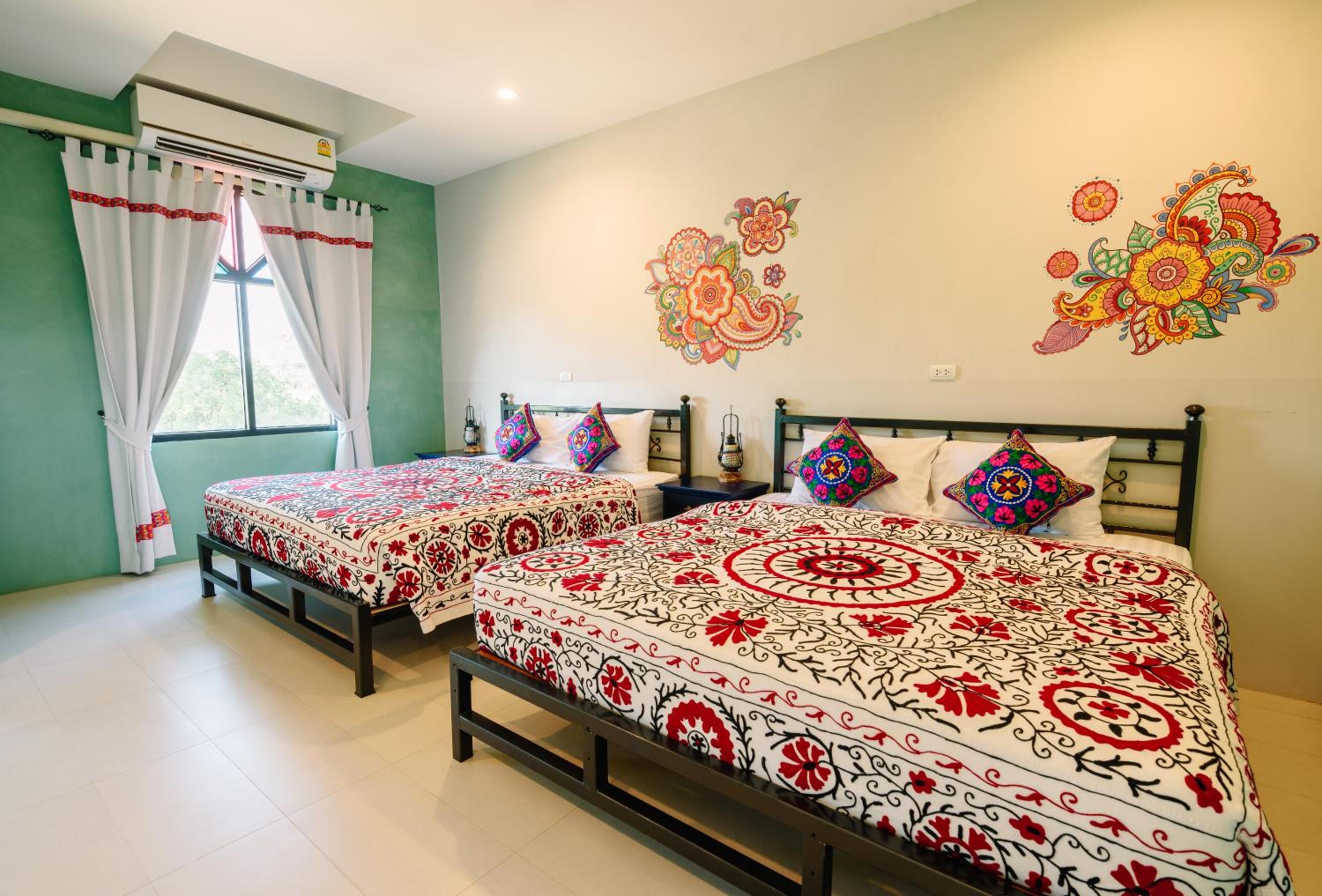 Room, Double or Twin Bed, Large