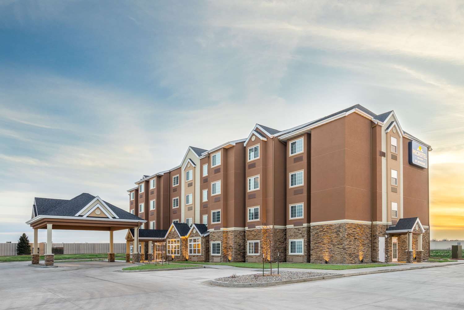 Microtel Inn And Suites By Wyndham Moorhead Fargo Area 2/39