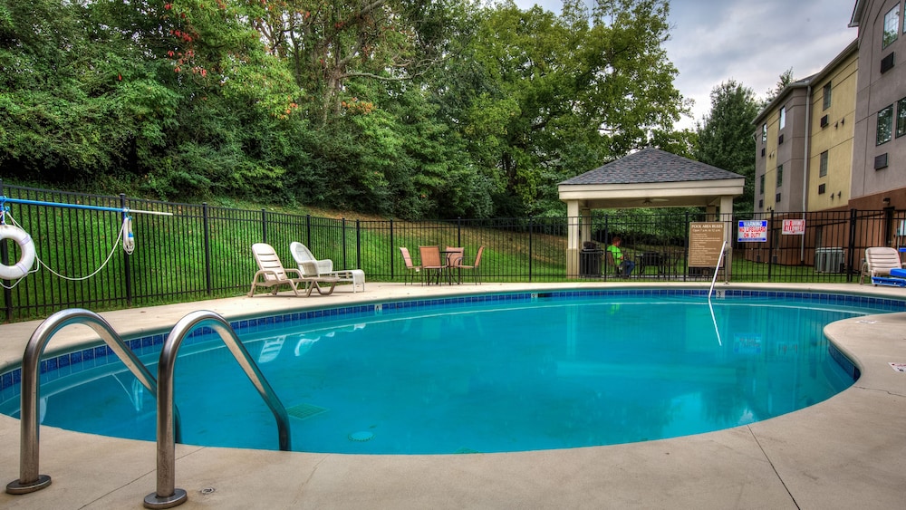 Candlewood Suites Knoxville Airport-Alcoa 68/73