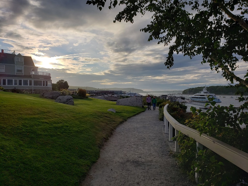 The Inn on Mount Desert 64/66