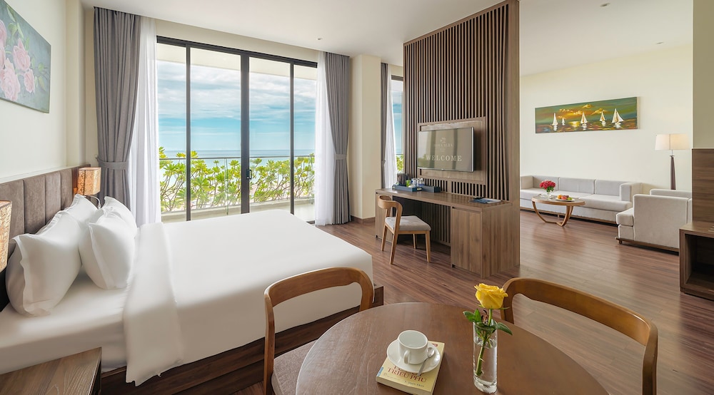 جناح تنفيذي بسرير كينج بإطلالة على البحر، Rosa Alba Resort and Villas Tuy Hoa 2/4