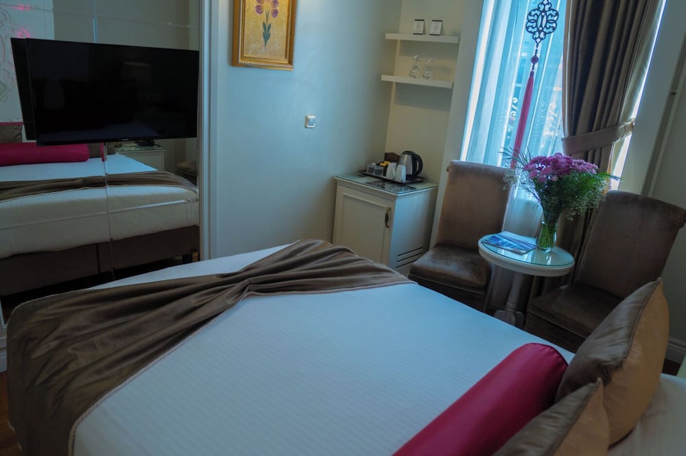 Avicenna Hotel 24/73