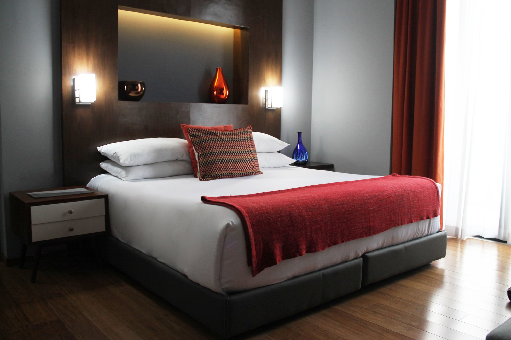 ROOM, KING BED