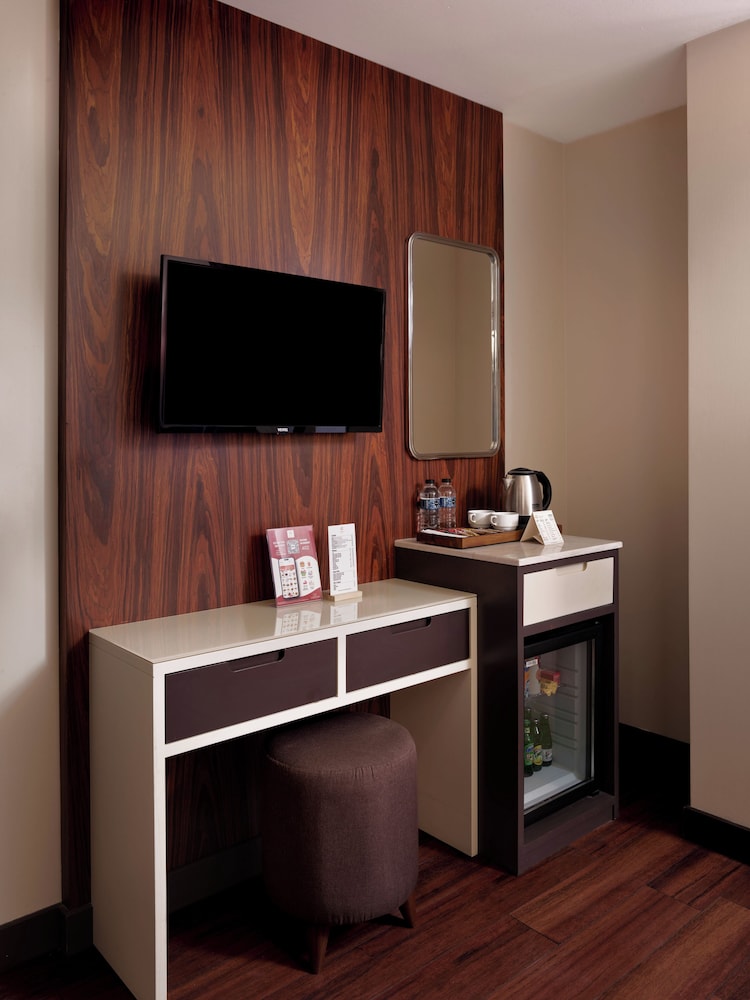 Shining Star Hotel 43/50