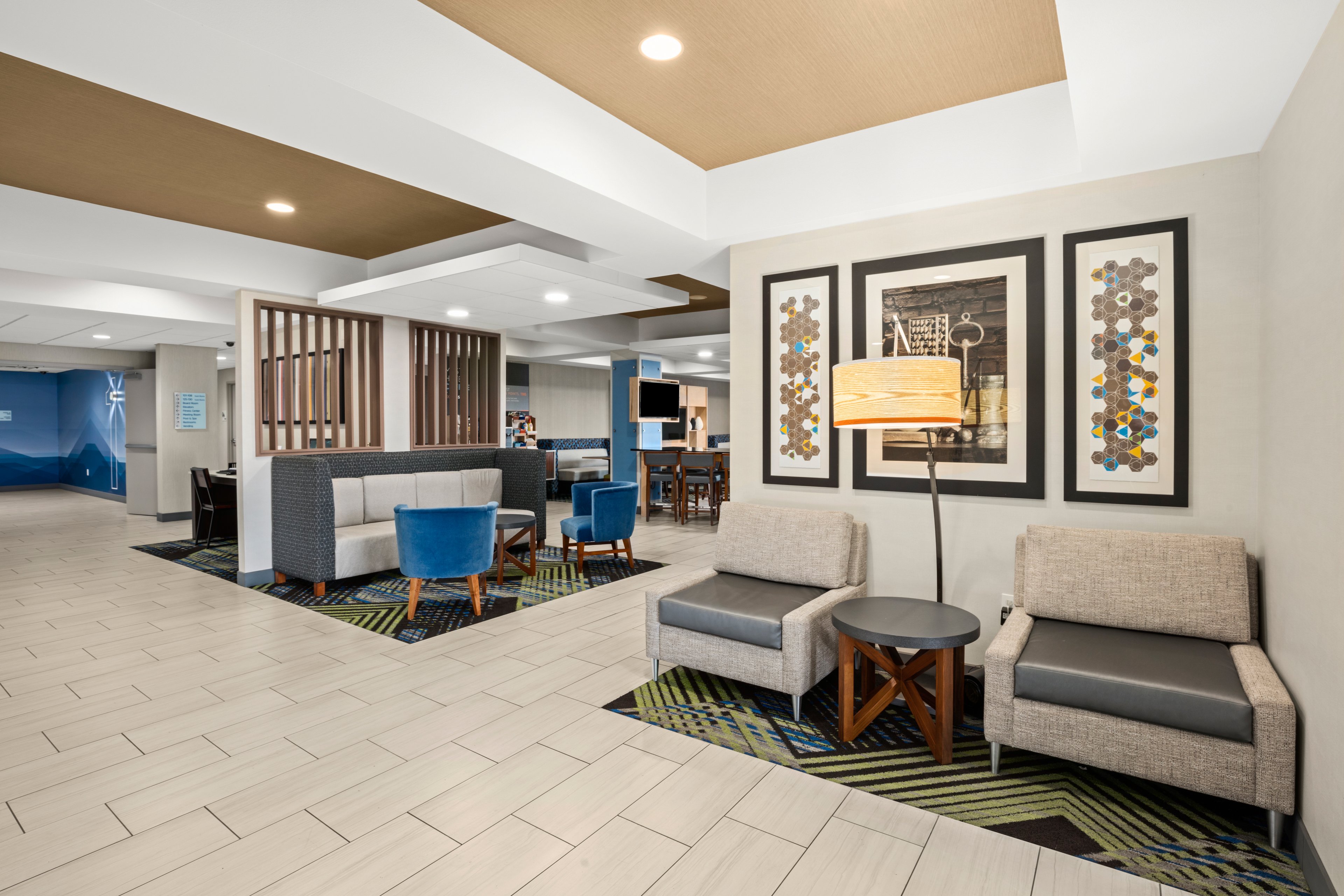 Holiday Inn Express Hotel Suites Sumner 17/28