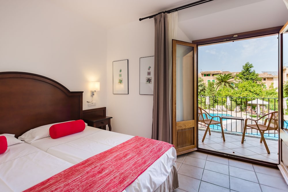 Cal Bisbe Hotel 18/70