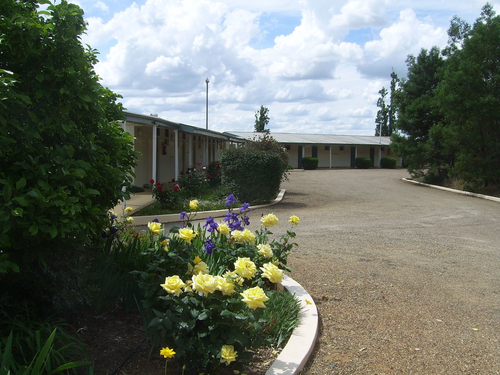 Garden Motor Inn 60/71