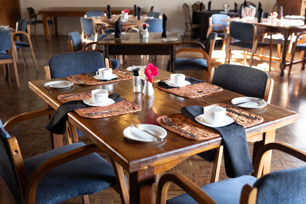 PREMIER HOTEL HIMEVILLE ARMS 27/50