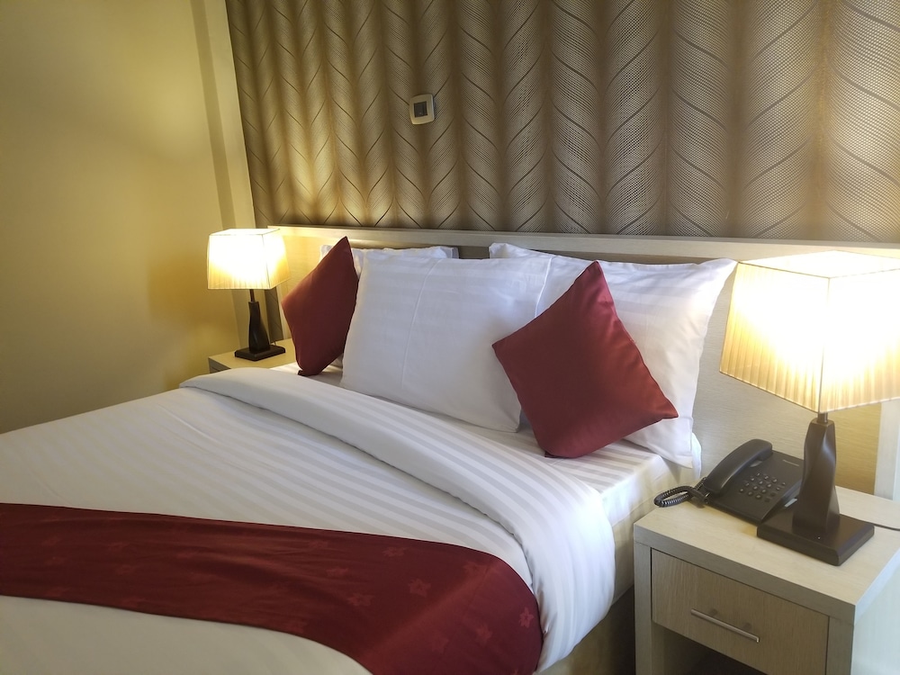 Medal Hotel 27/50
