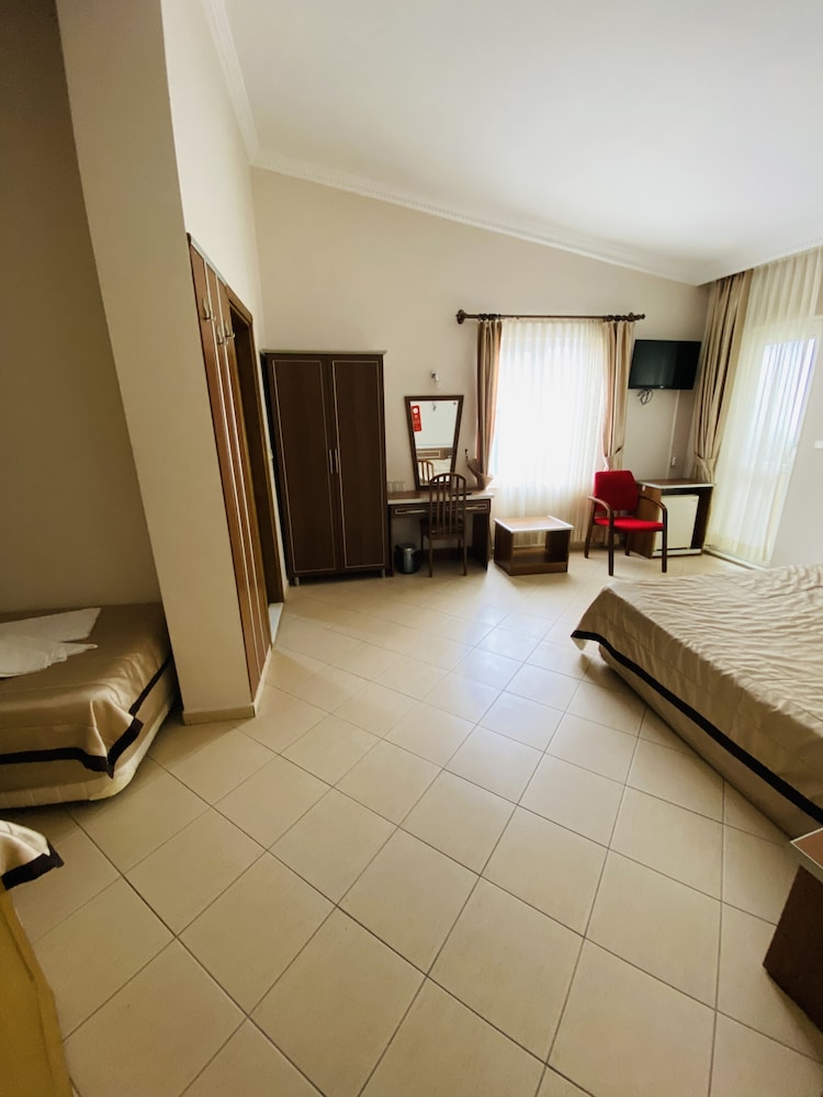 Lemon Hotel 22/50