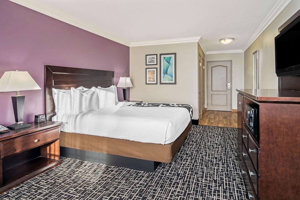 La Quinta Inn Suites Temecula 9/26