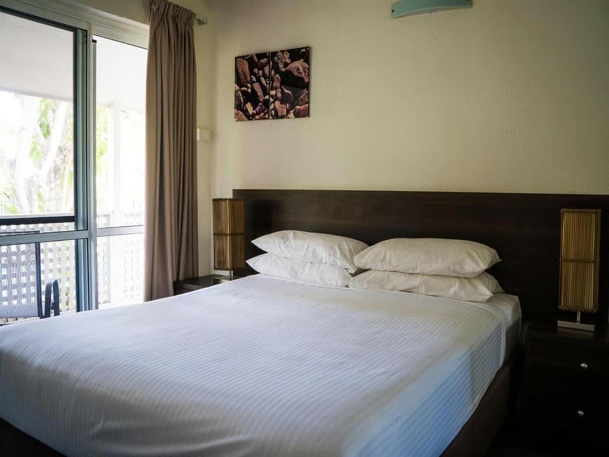 3 Bedrooms, Villa, Pool Side