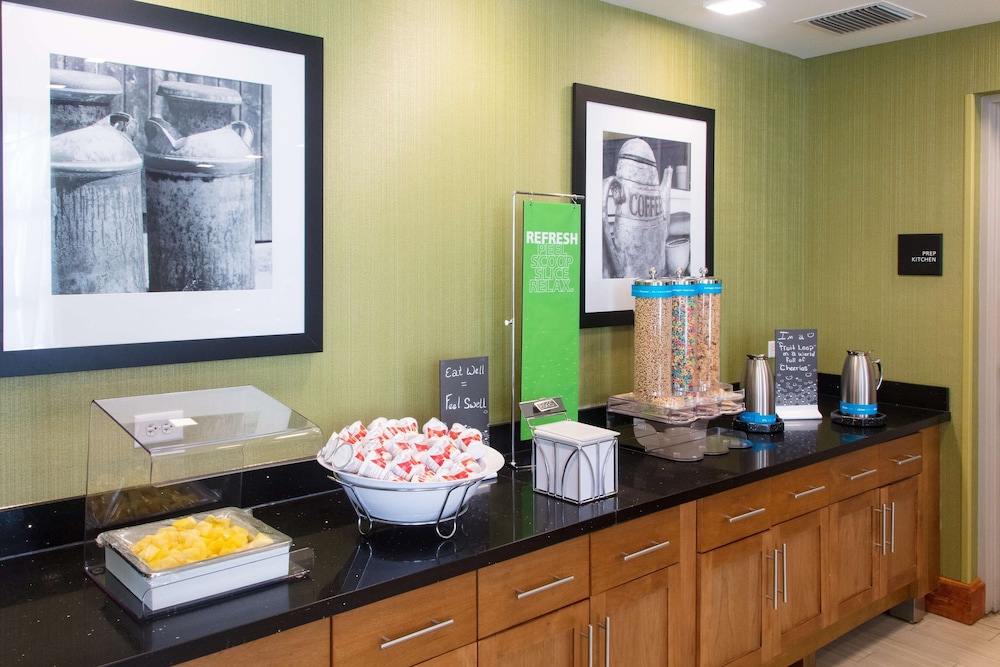 Hampton Inn Palatka 36/48