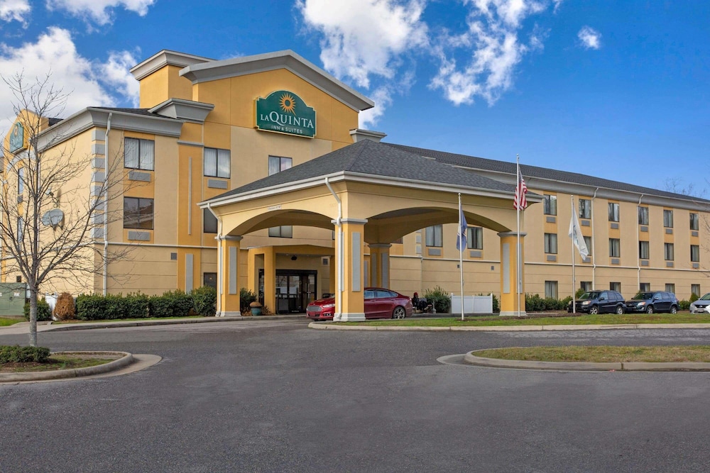 La Quinta Inn Suites Richmond Kings Dominion 41/44