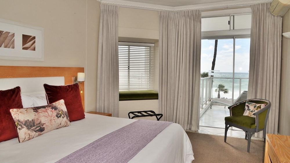 Peninsula All-Suite Hotel by Dream Resorts 10/49