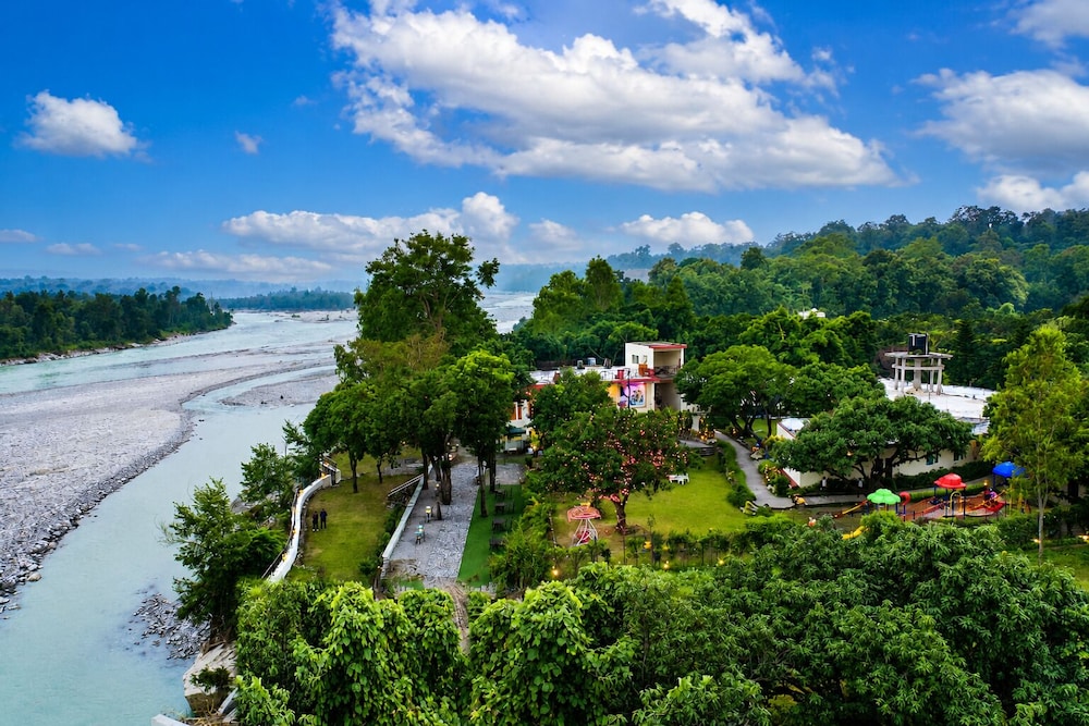 LA PERLE RIVER RESORTS 33/50