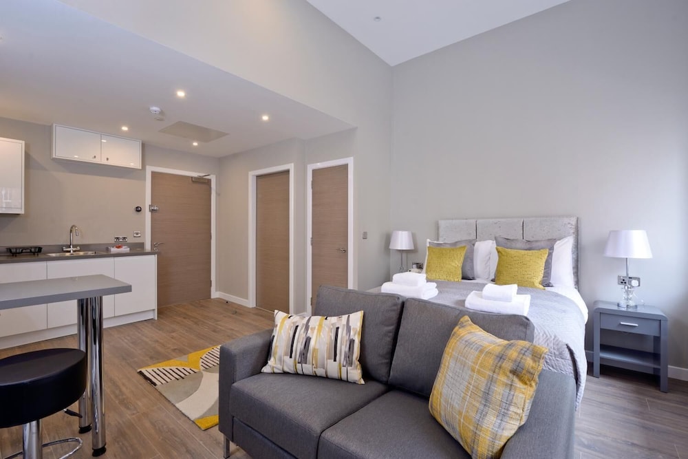 Destiny Scotland Apartments At Nelson Mandela Place 10/17