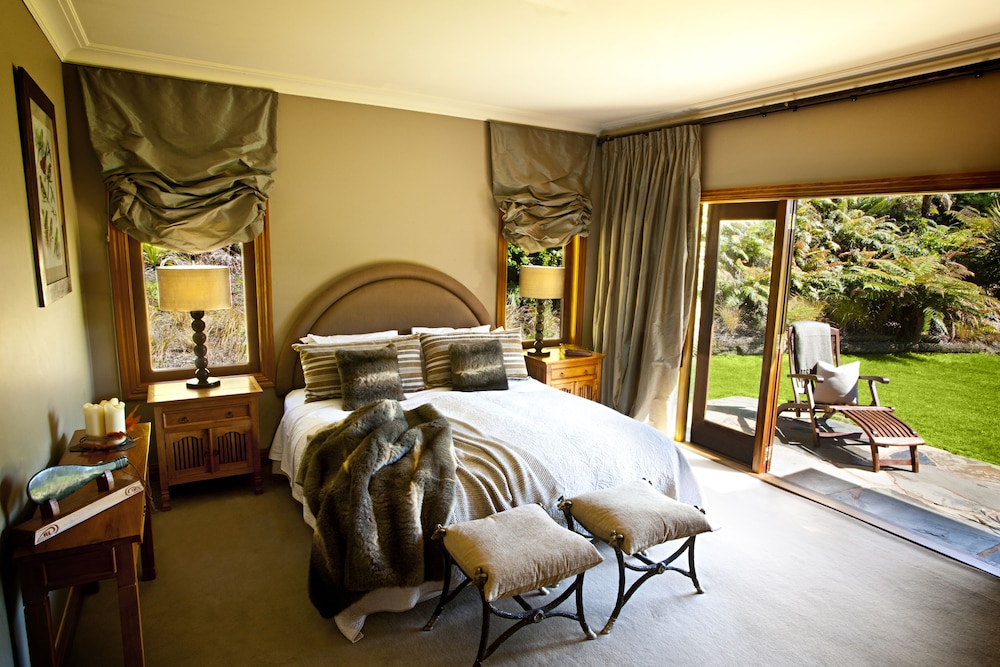 LODGE