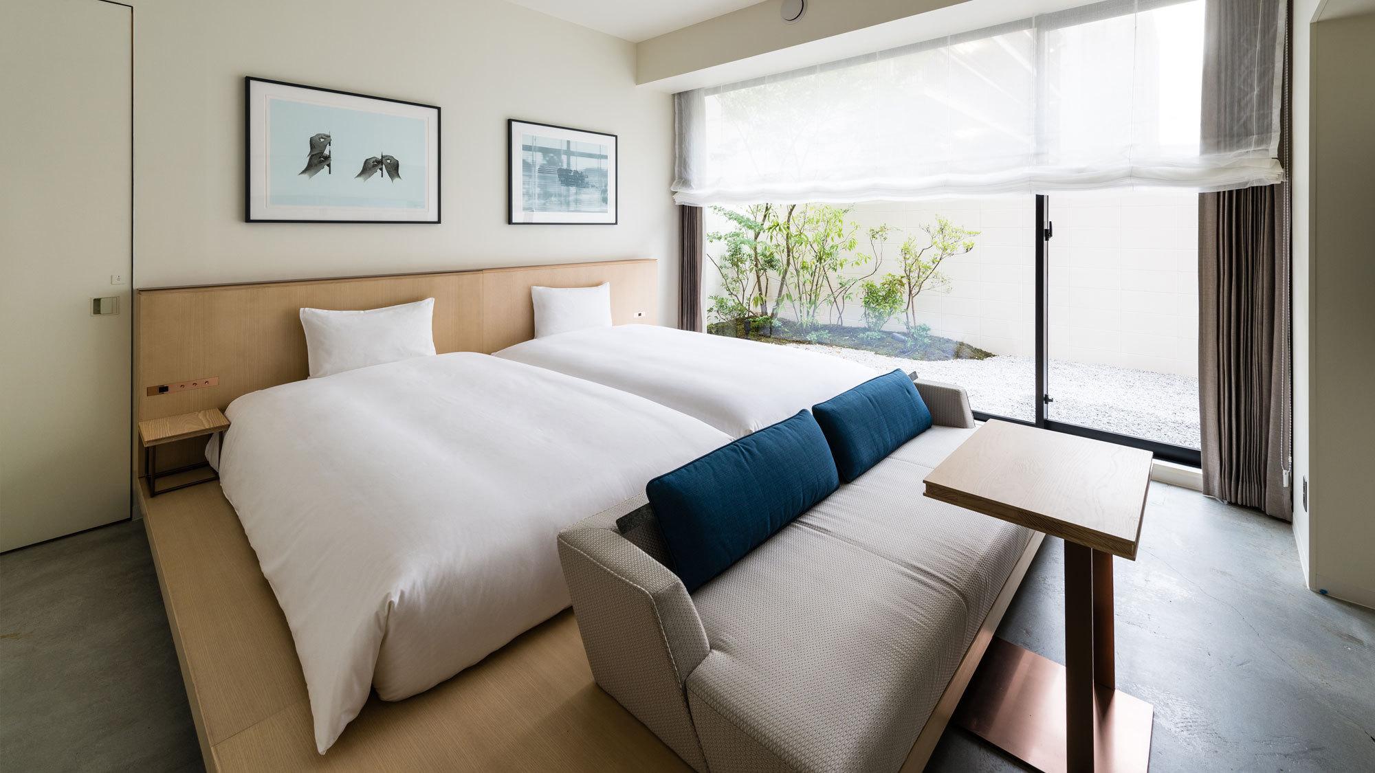 Garden, Twin Beds, South Wing