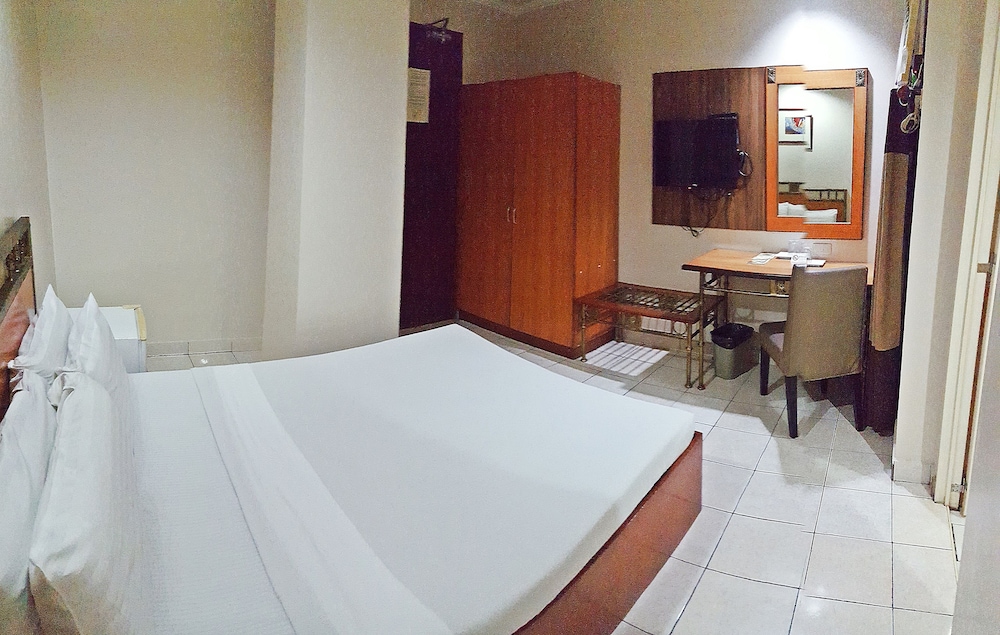 Golden Valley Hotel 24/67