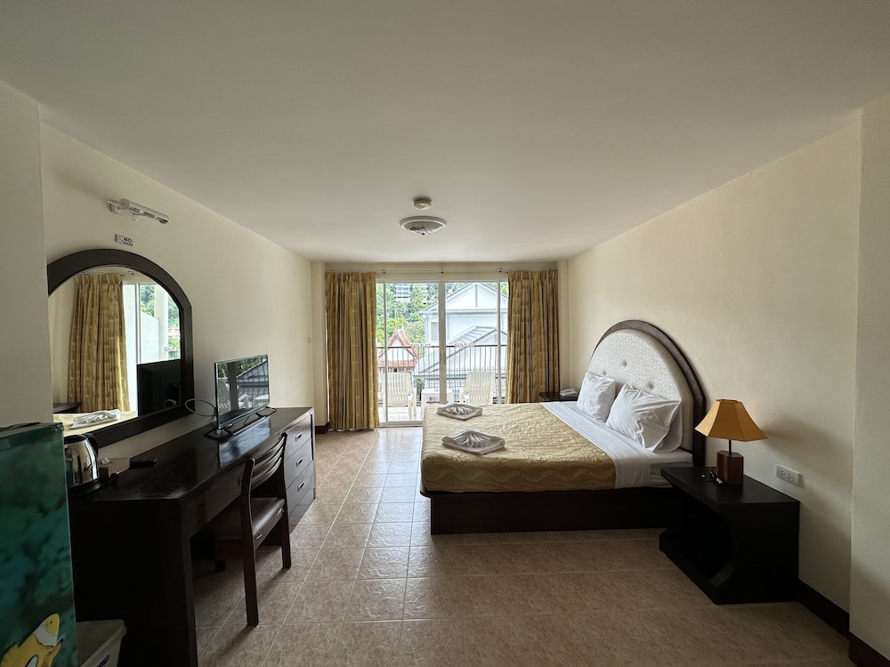 Kata Place Hotel 9/50