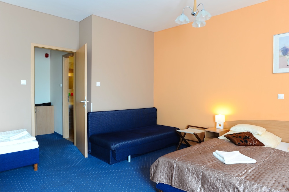 Hotel Papillon 11/50