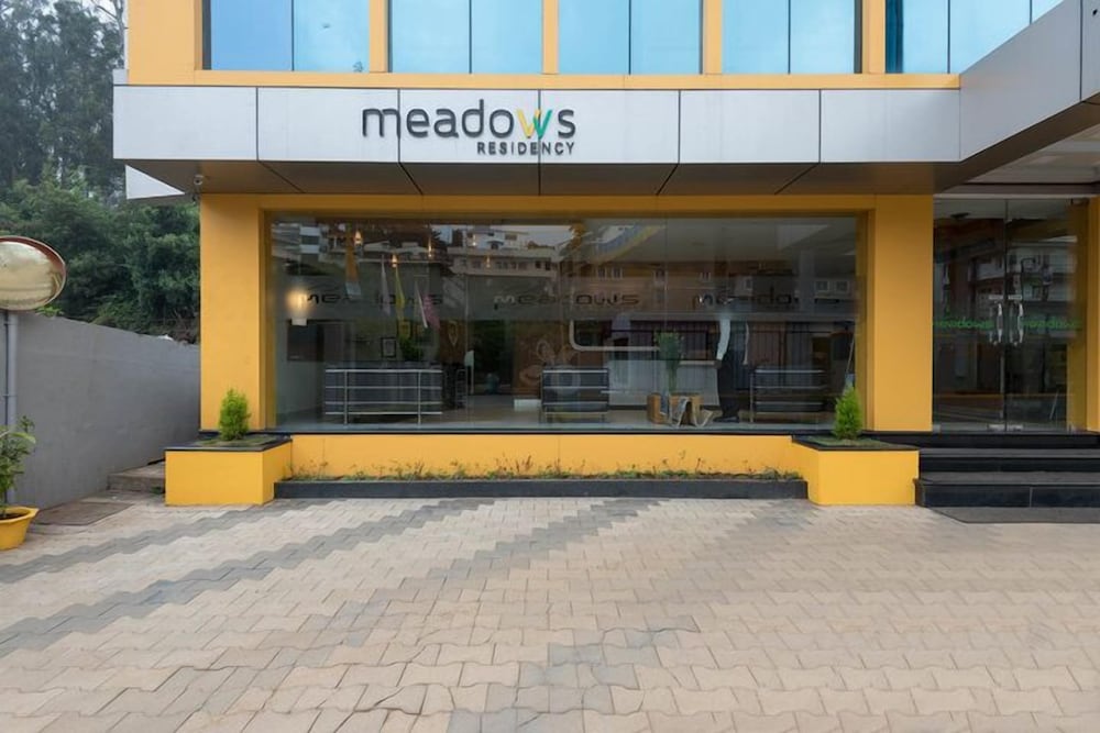 MEADOWS RESIDENCY 2/36
