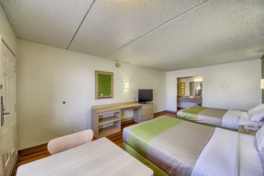 Motel6 San Antonio, TX - Northwest Medical Center 34/60