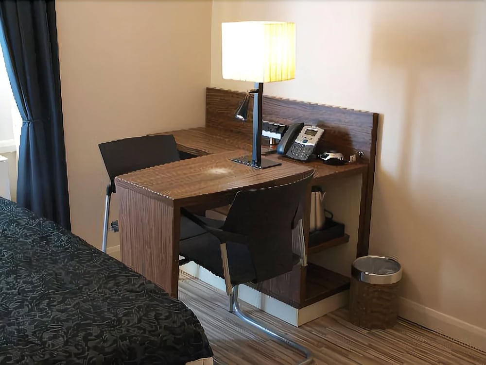 Simply Rooms & Suites 28/40