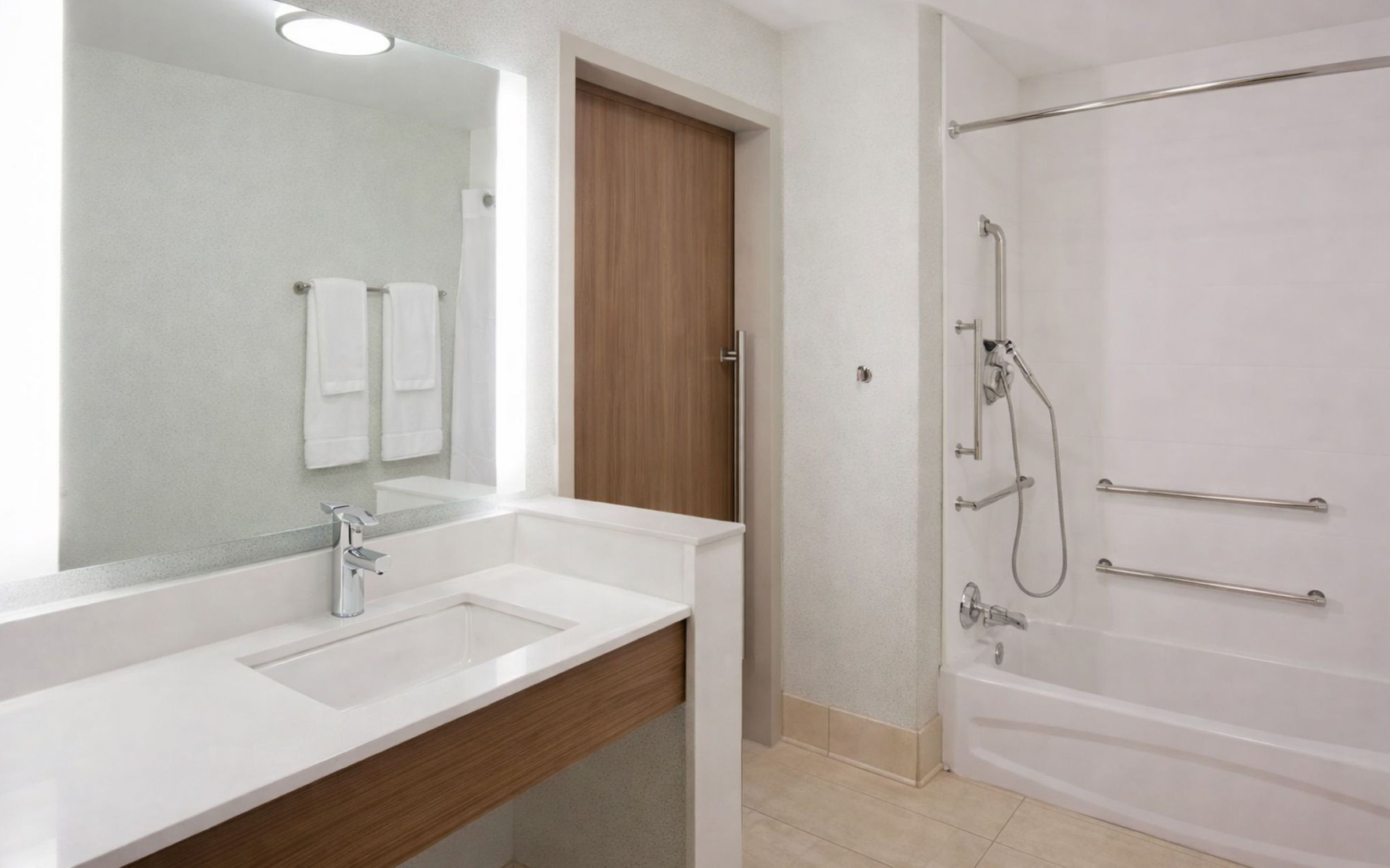 Holiday Inn Express And Suites Des Moines Downtown 53/55