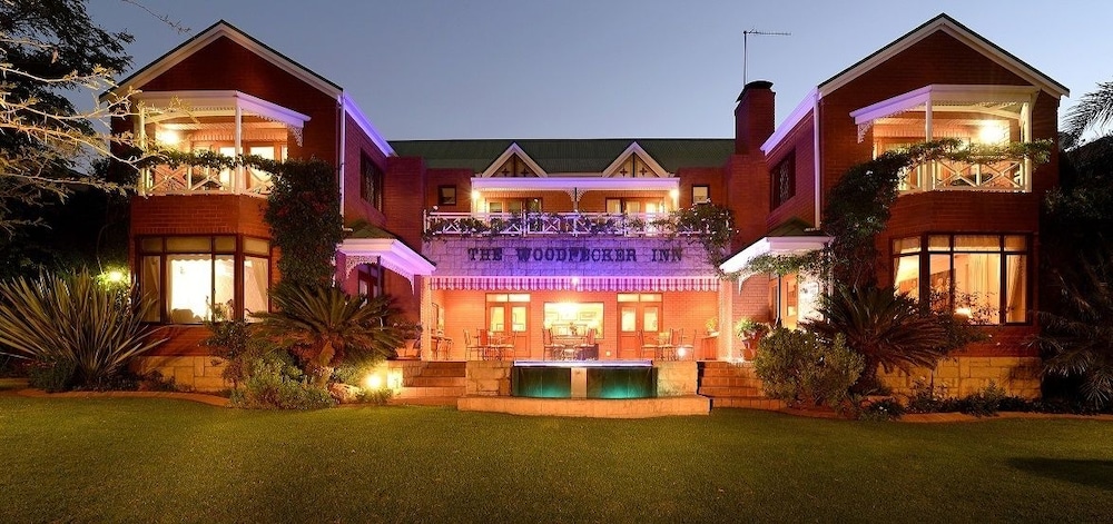 The Woodpecker Inn 3/68