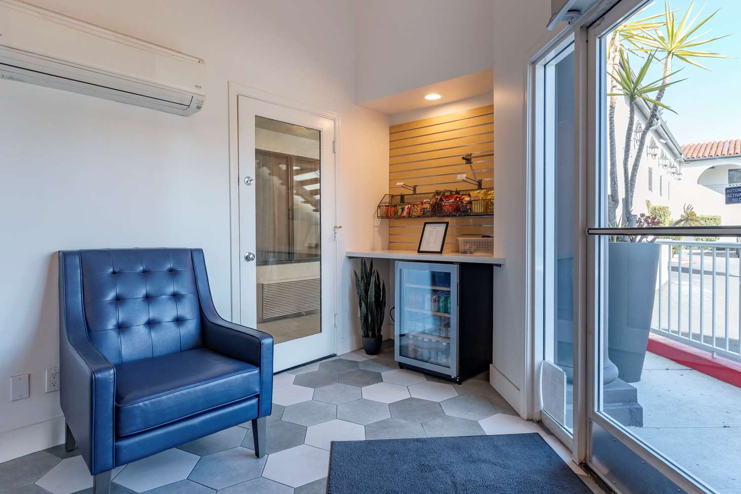 Best Western Plus Executive Suites 12/19