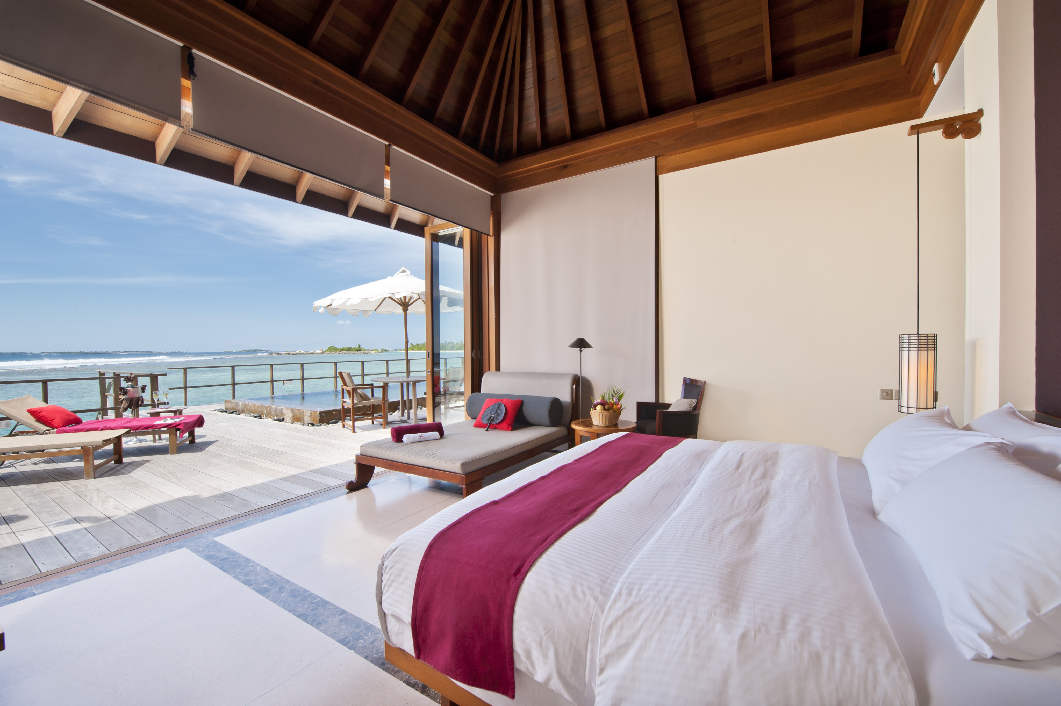 2 Bedrooms, Ocean, Suite, with Pool